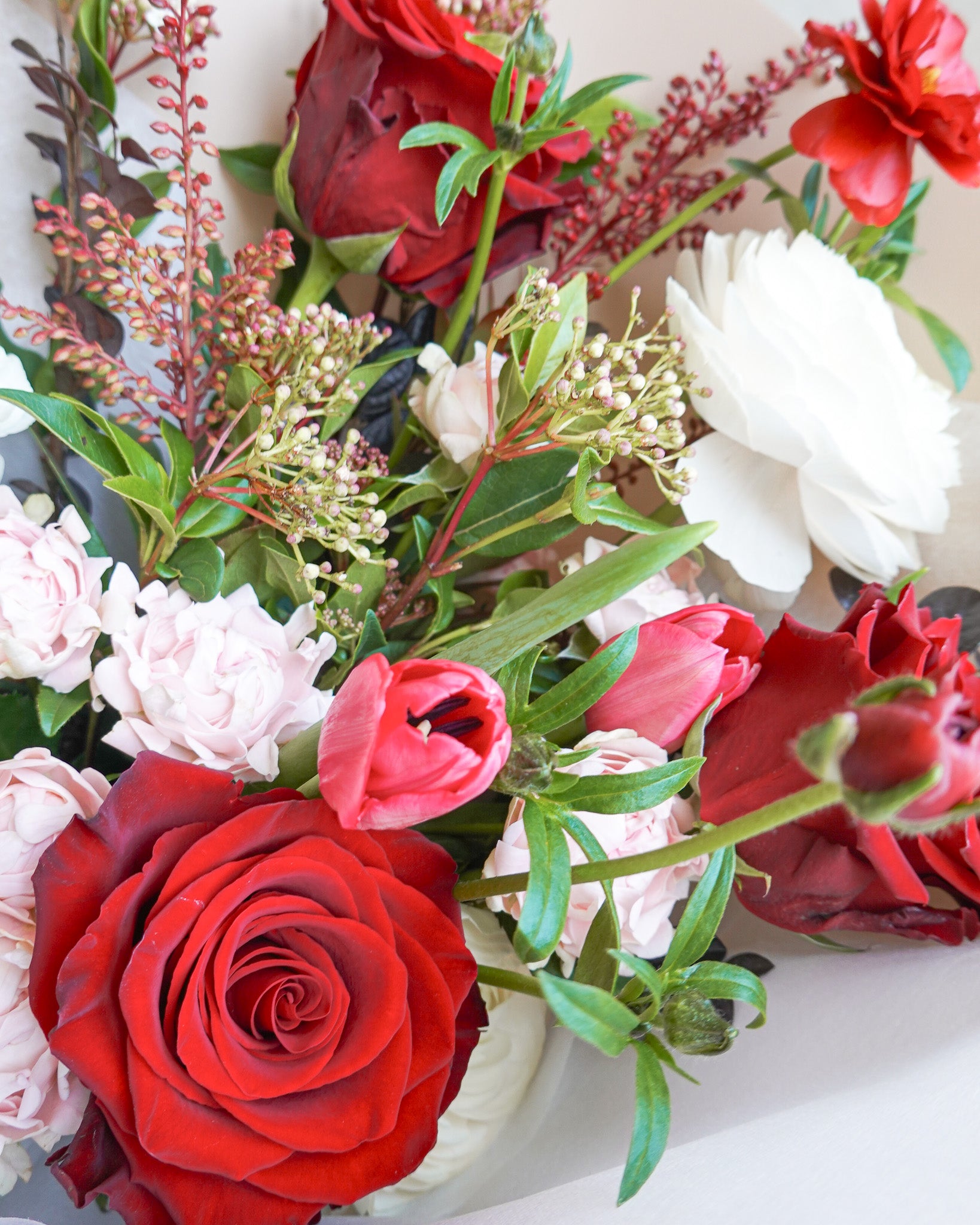 情人節花束2026 | Kiss Me More | 紅玫瑰鬱金香花束