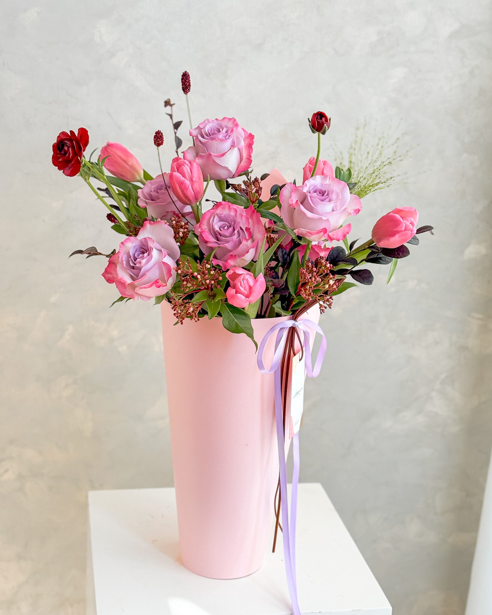 情人節花束2026 | All of Me | 粉紫色玫瑰及鬱金香花桶