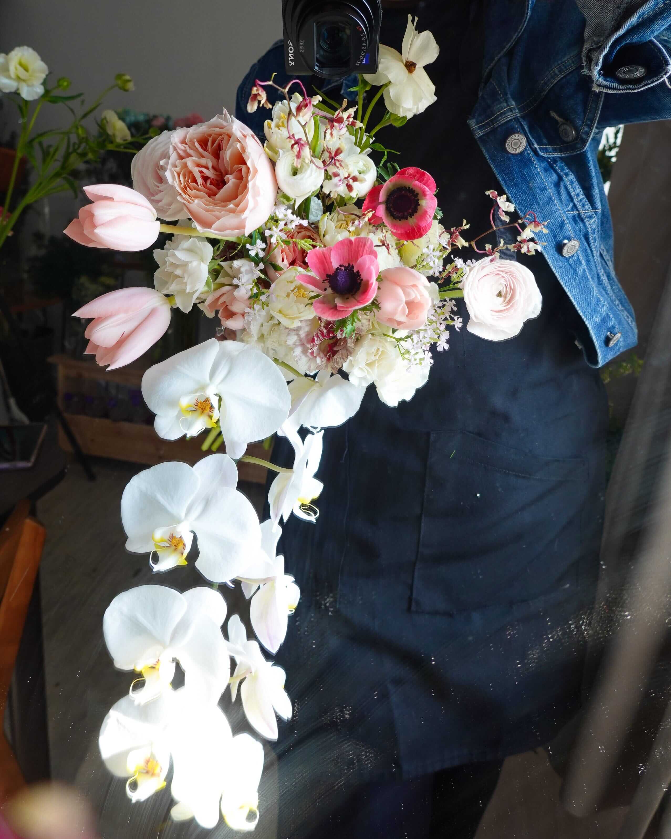 Celestial Gardens | 蝴蝶蘭水滴型結婚花球 Let Hope Bloom