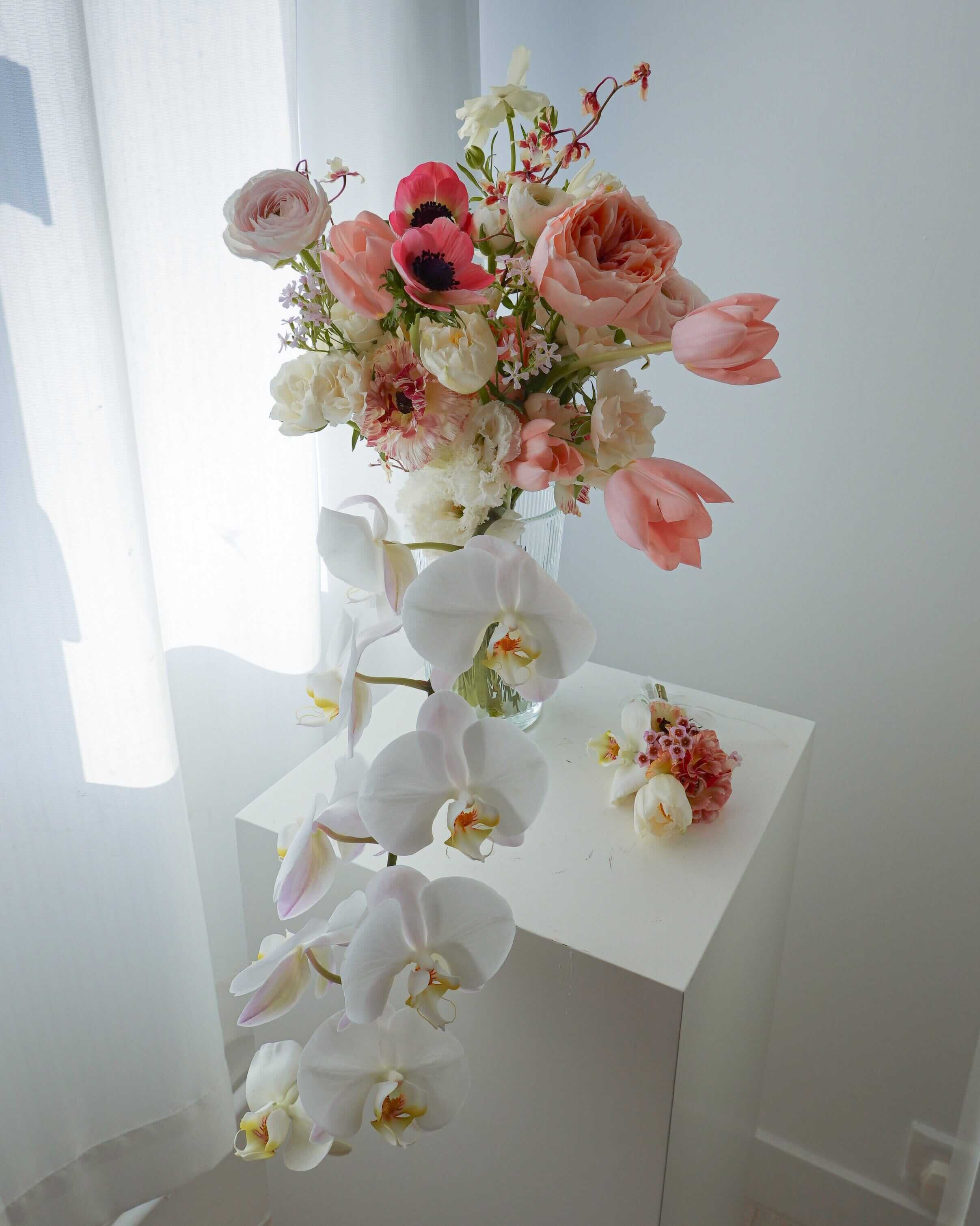 Celestial Gardens | 蝴蝶蘭水滴型結婚花球 Let Hope Bloom