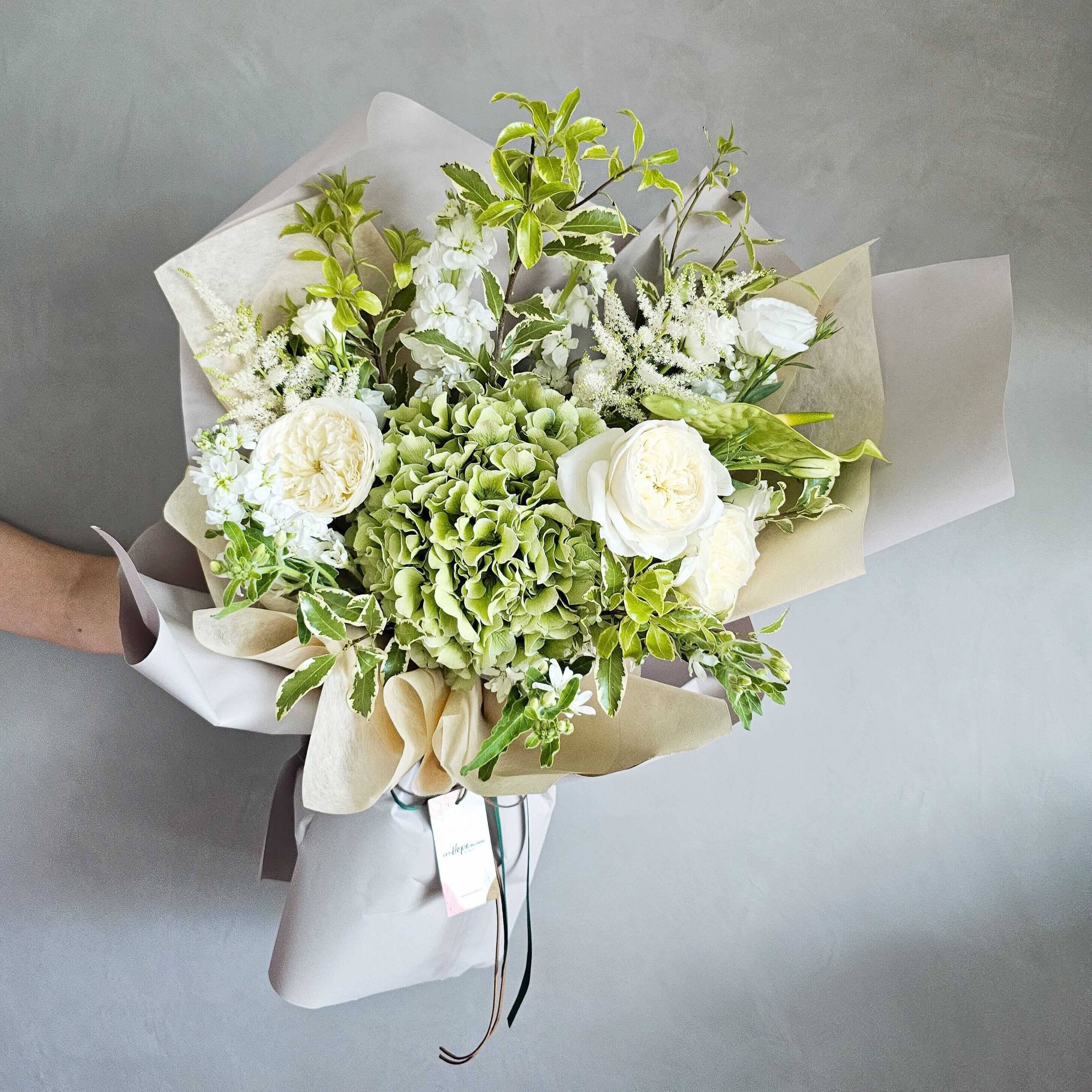 Harmony 綠白系花束 Seasonal Bouquet Let Hope Bloom