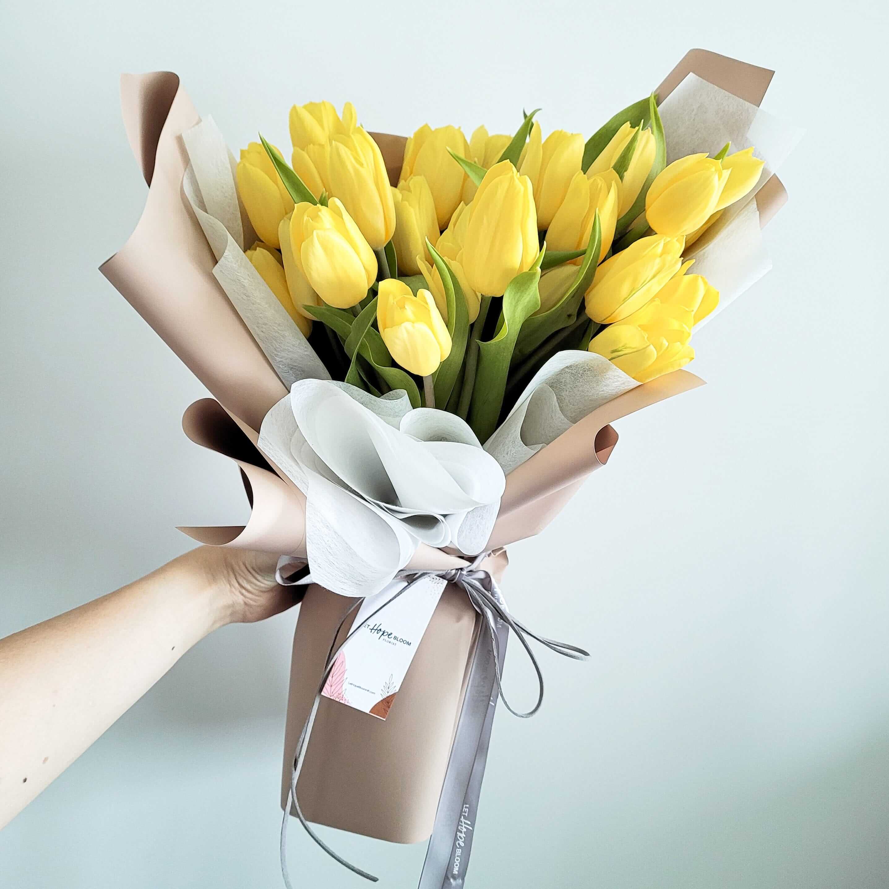 Brighten Your Day 黃色鬱金香花束 Seasonal Bouquet Let Hope Bloom 10支