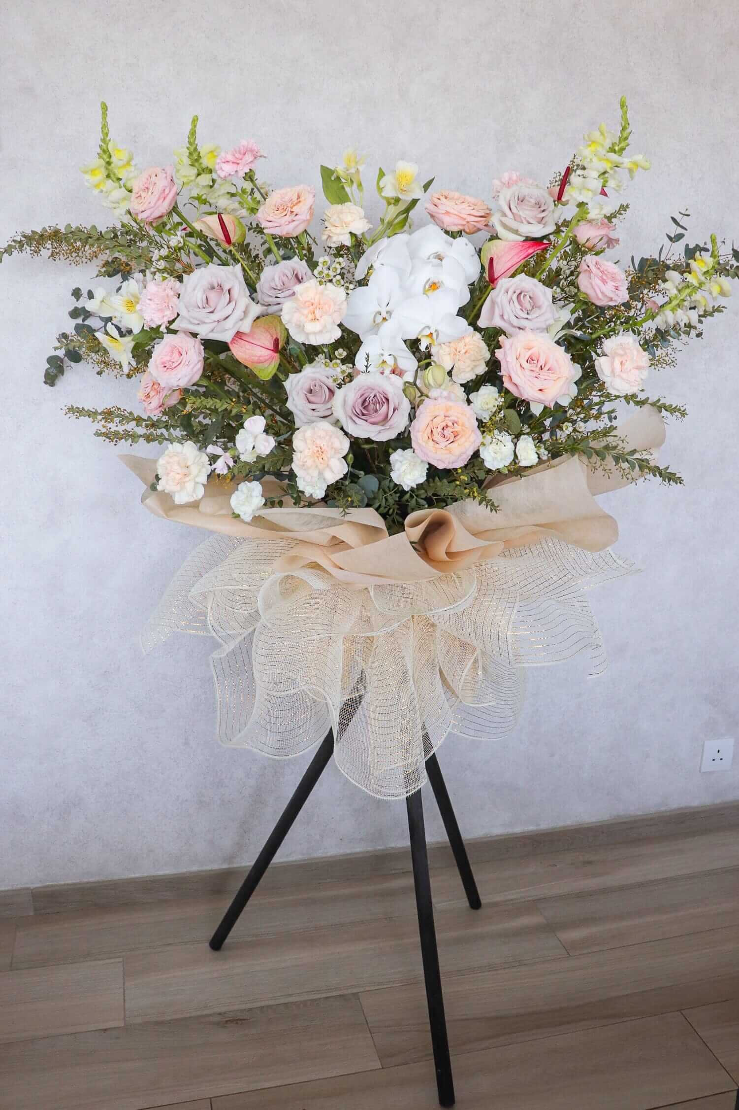 Orchid Deluxe 蝴蝶蘭花 | 開張花籃 | 香港花店 | 網上訂花 | Flower Bouquet Delivery