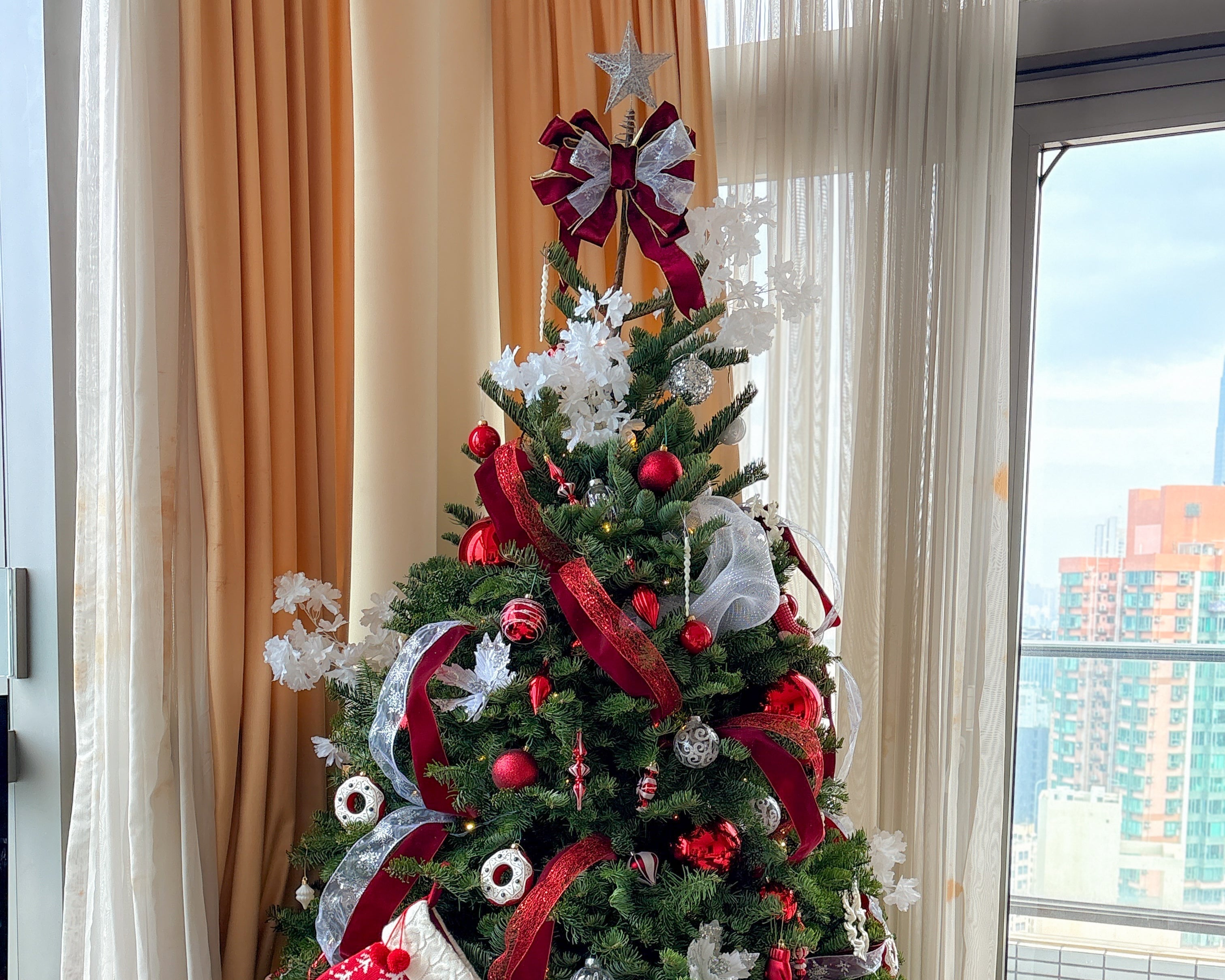 Residential | Christmas Tree Decoration