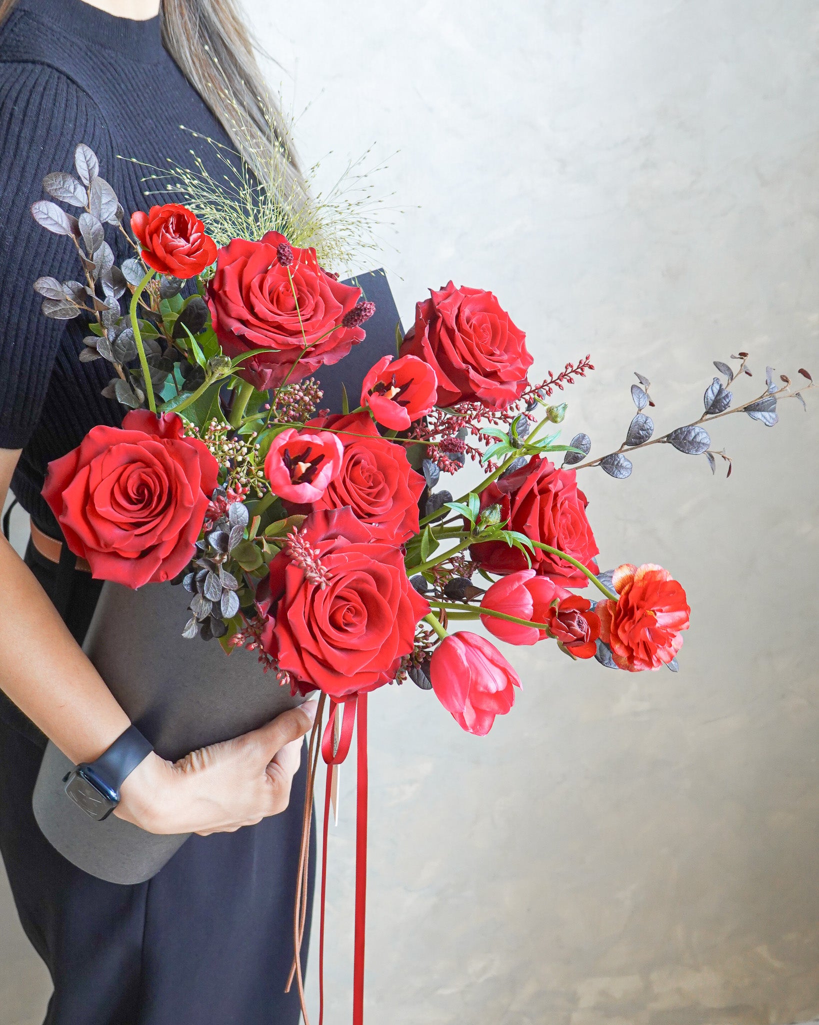 情人節花束2026 | Crazy in love | 紅色玫瑰及鬱金香花桶