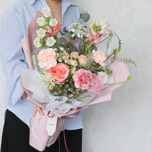 Just Like Mama 康乃馨玫瑰花束 Seasonal Bouquet Let Hope Bloom 